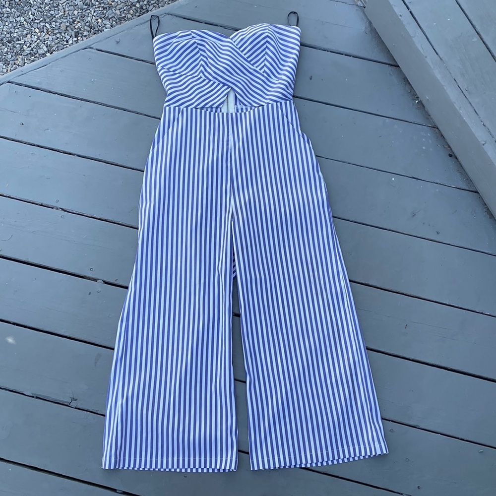 Forever 21 jumpsuit, very comfortable, worn once